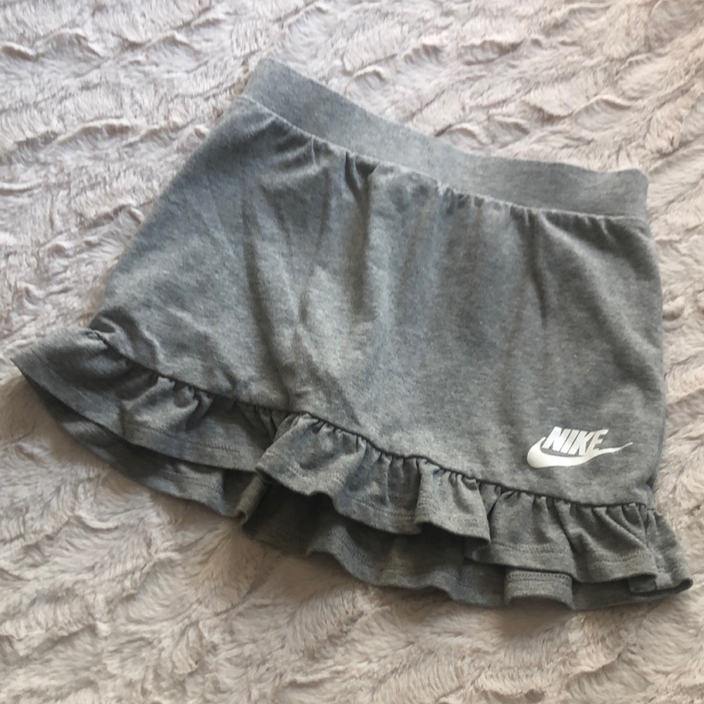 Nike Heather Gray Ruffle Skort